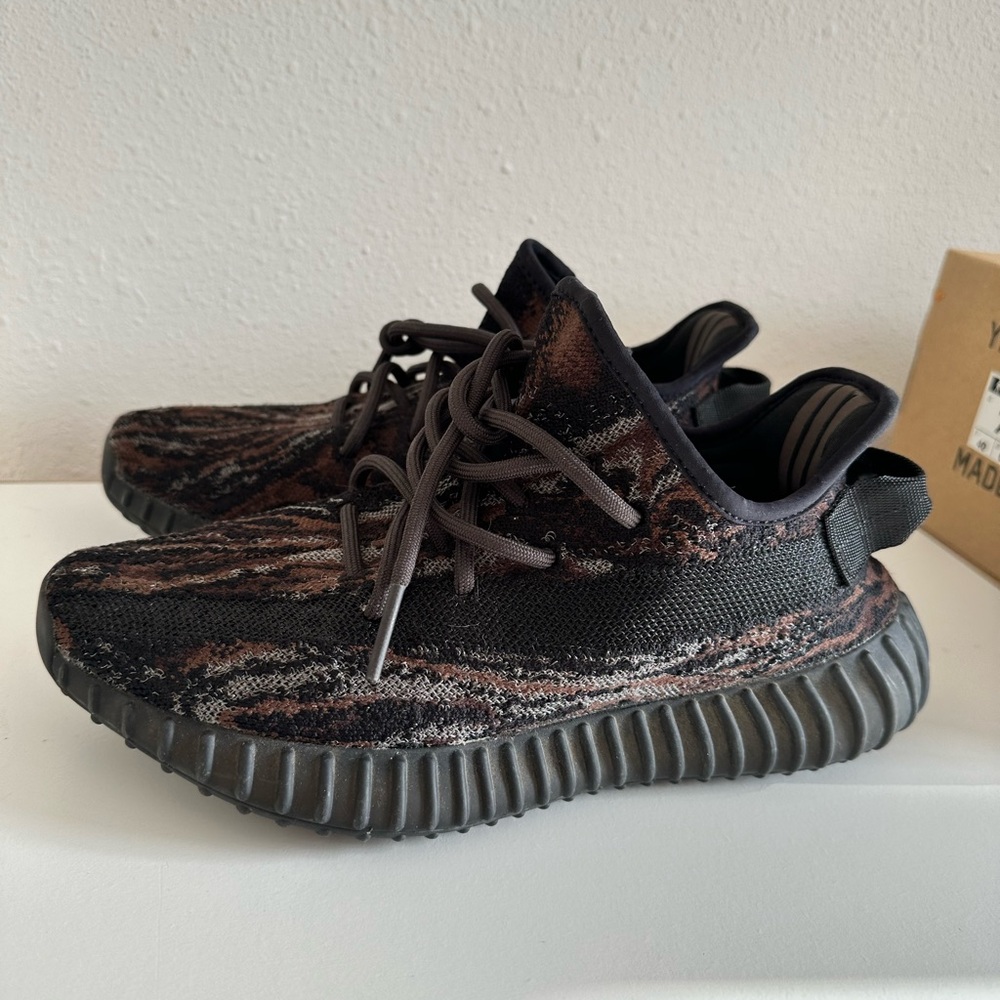 AUTHENTIC ✨ Yeezy 350 V2 MX ROC